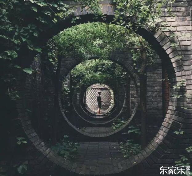 新砌墻體錯縫拼接，預(yù)留空隙，均勻受力